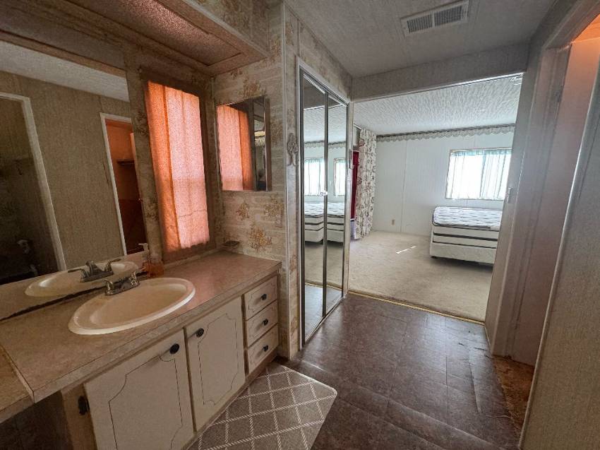 32 Ee Street a Lakeland, FL Mobile or Manufactured Home for Sale